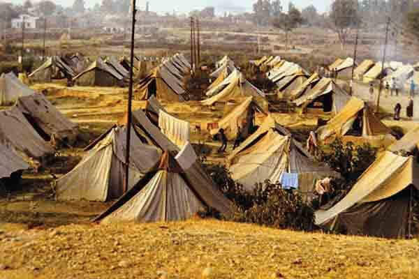 Kashmiri Pundits living as refugees. Picture credit: kashmir blogs