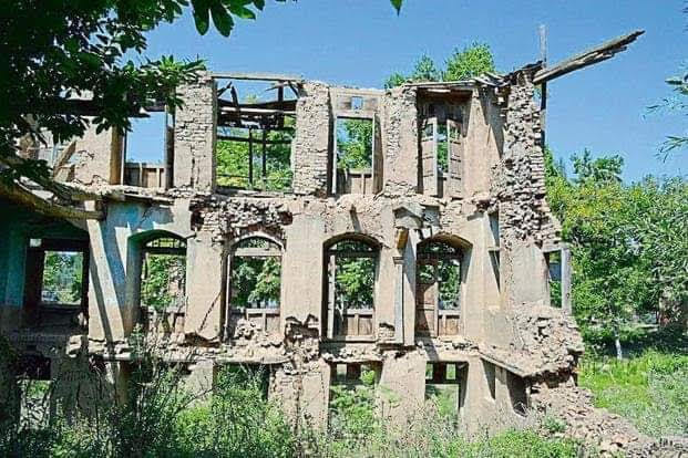 Palatial homes of Kashmiri Pundits destroyed by Muslim activists in Kashmir Pic Credit: Kashmir blogs